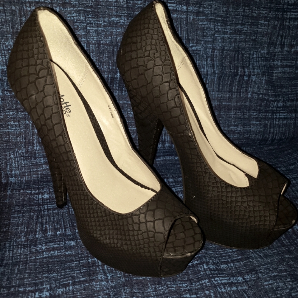 Charlotte Russe Black Textured Heels Size 7